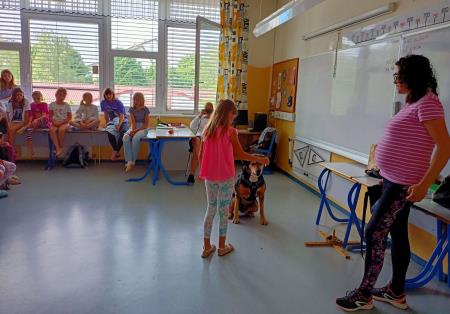 Čarobni dan s knjigo in kužki na Osnovni šoli Marije Vere (16)